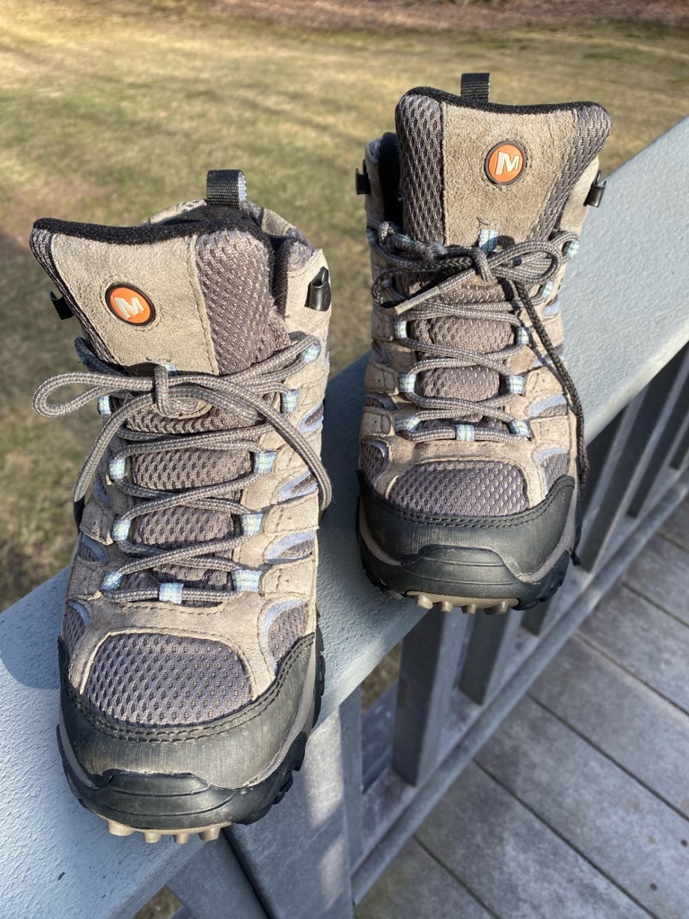 Merrell Moab 2 Hiking Boots WITH FLAWS And SMELLS  VERY USED J06054 Size 9.5
